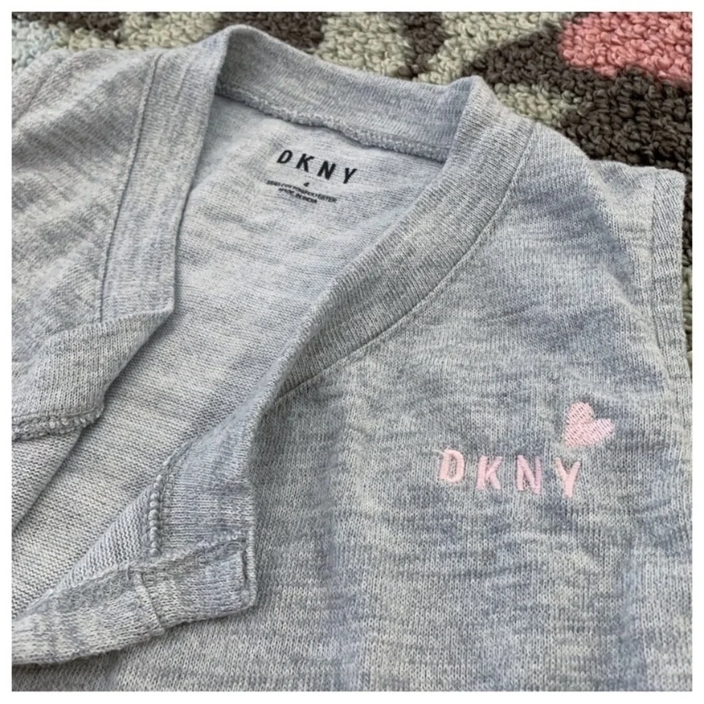 DKNY Embroidered Pink Gray Open Knit Fashion Sleeveless Vest Top Big Girl Size 4